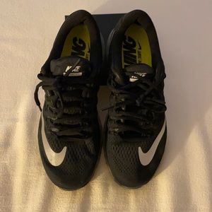 Women’s Nike Air Max 2016 running sneakers